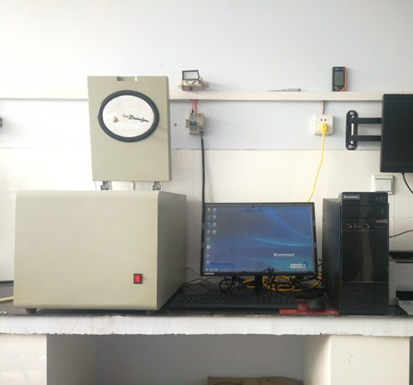 Vorbereitung vor dem Einbau eines vollautomatischen Kalorimeters